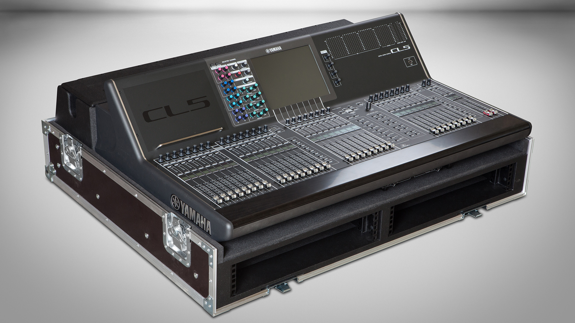 Exemple de réalisation: flight-case / rack pour console Yamaha
