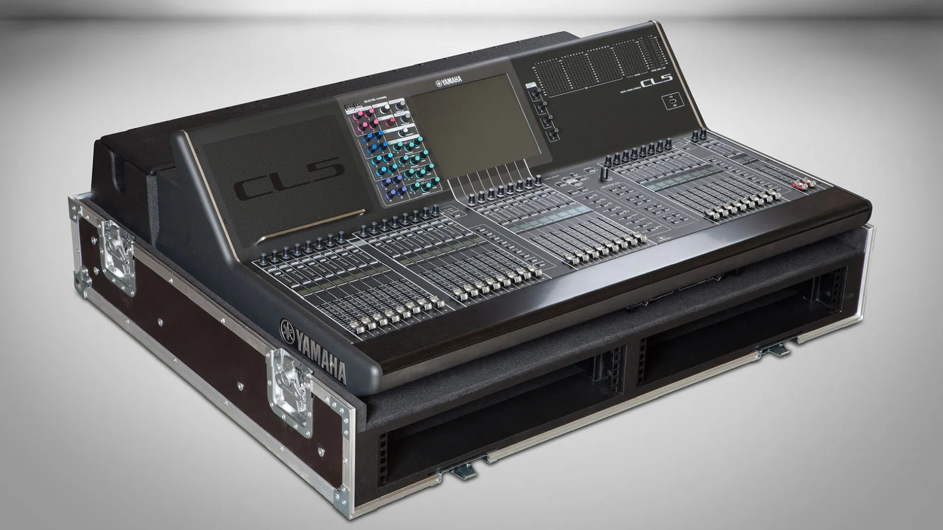 Exemple de réalisation: flight-case / rack pour console Yamaha